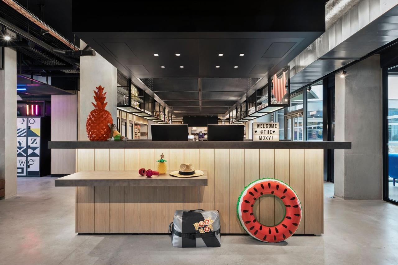 Moxy La Ciotat Hotel Екстериор снимка