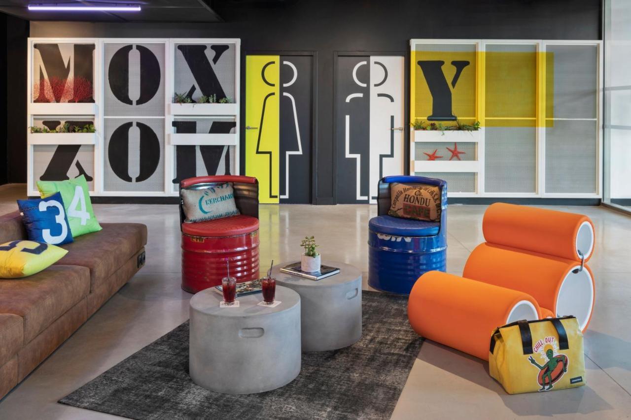 Moxy La Ciotat Hotel Екстериор снимка
