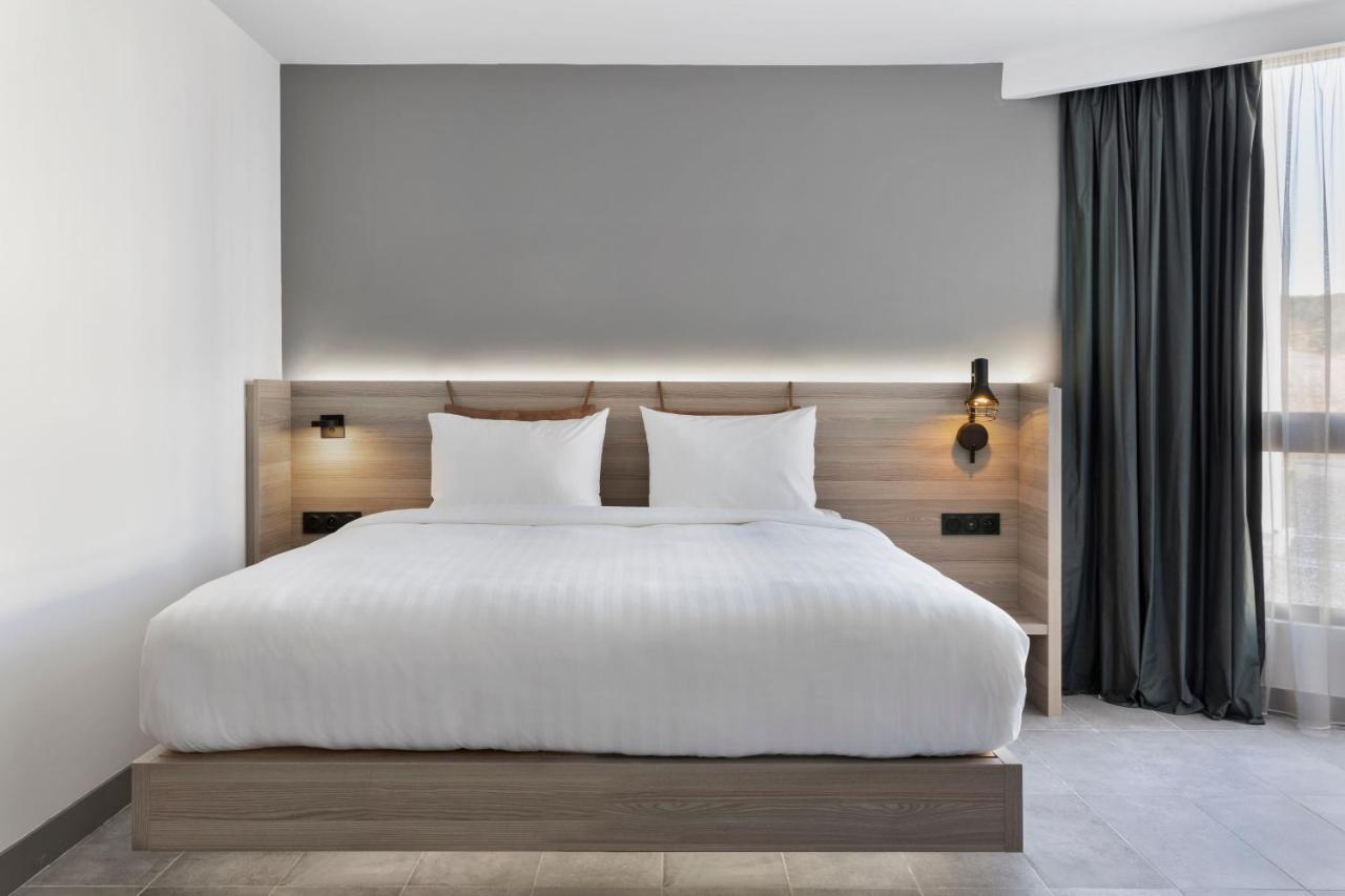 Moxy La Ciotat Hotel Екстериор снимка