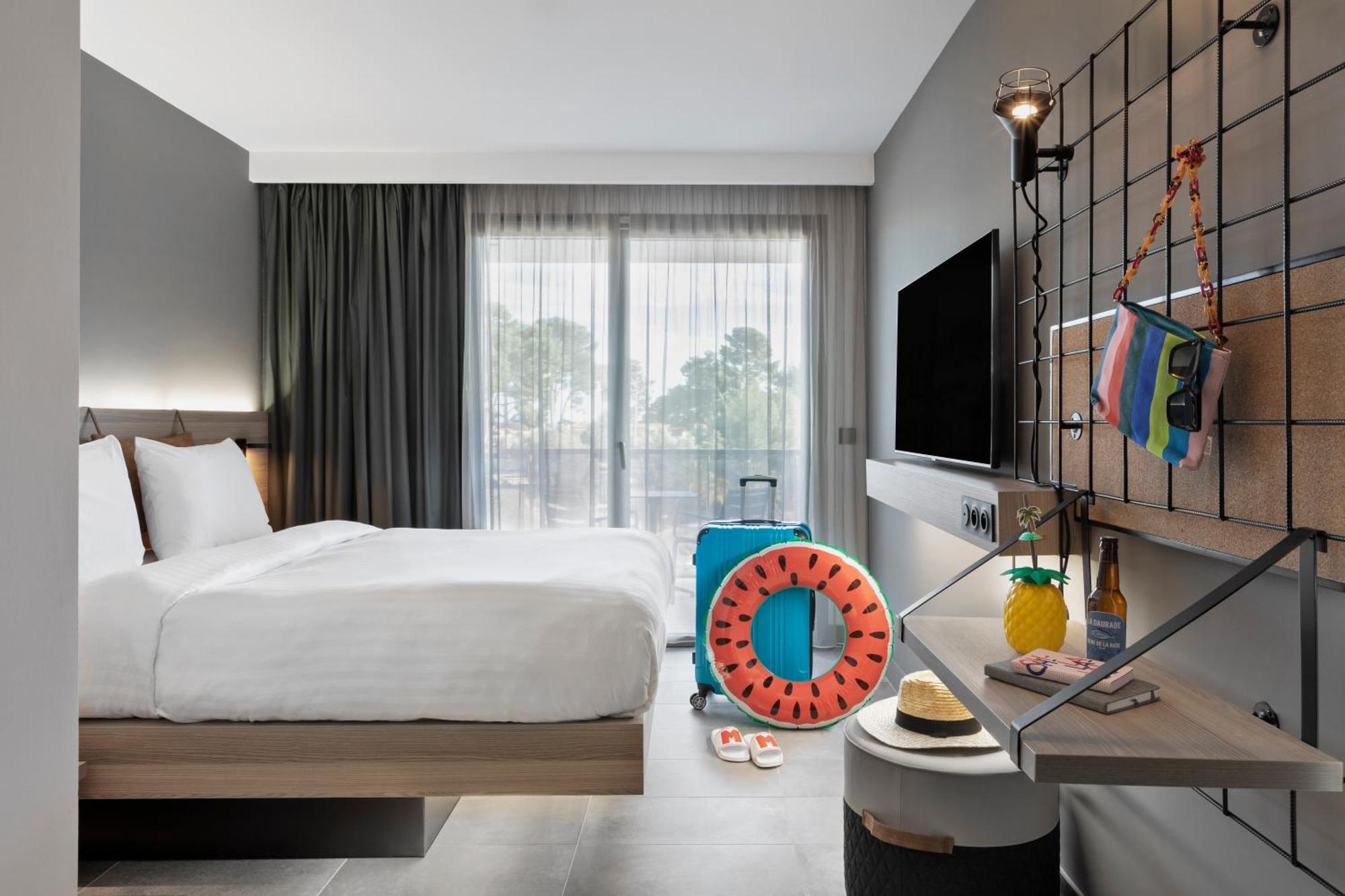 Moxy La Ciotat Hotel Екстериор снимка