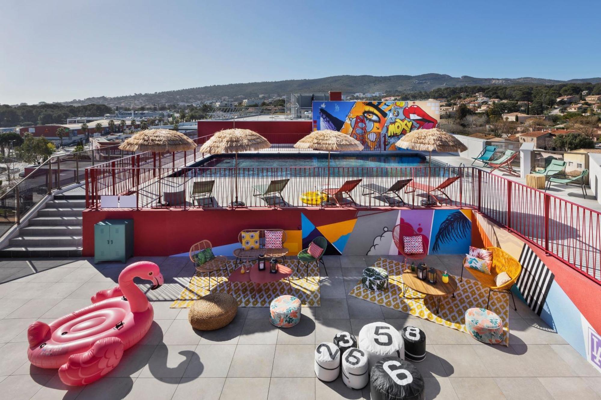 Moxy La Ciotat Hotel Екстериор снимка