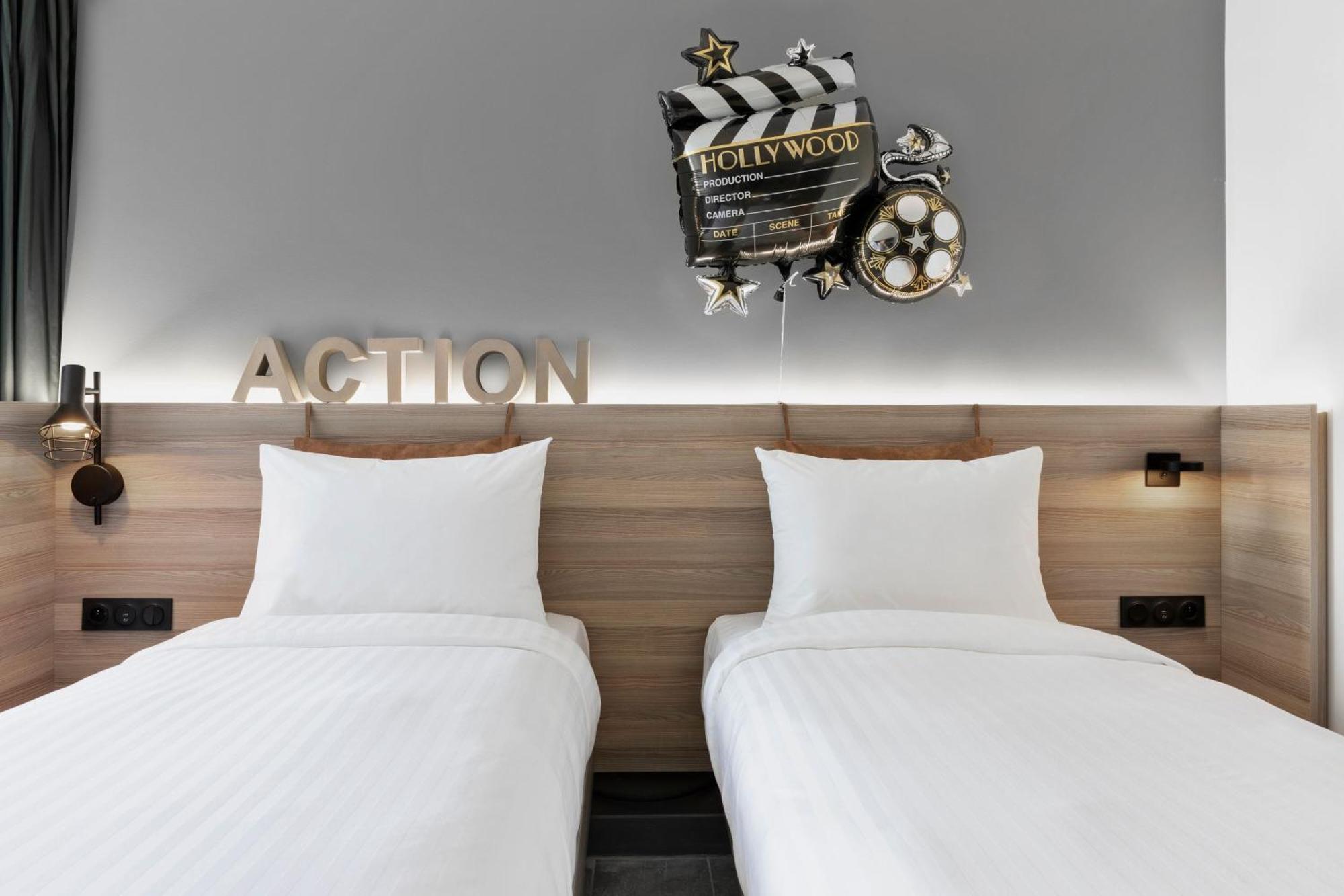 Moxy La Ciotat Hotel Екстериор снимка