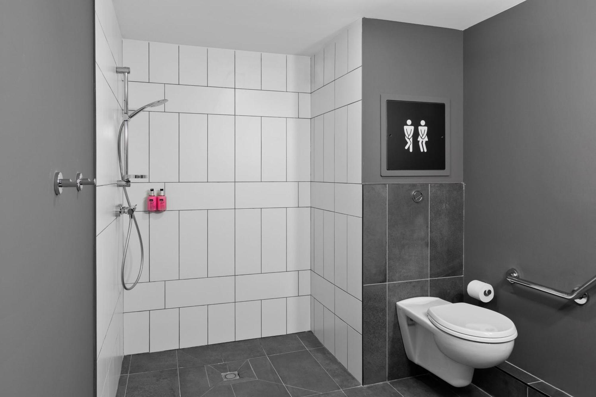 Moxy La Ciotat Hotel Екстериор снимка
