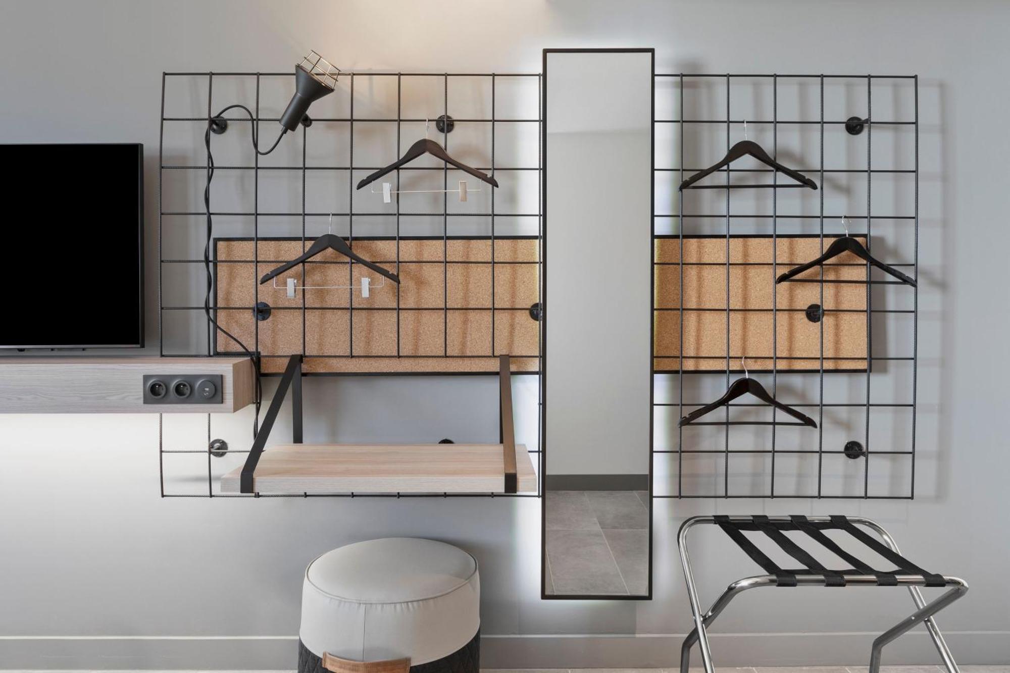 Moxy La Ciotat Hotel Екстериор снимка