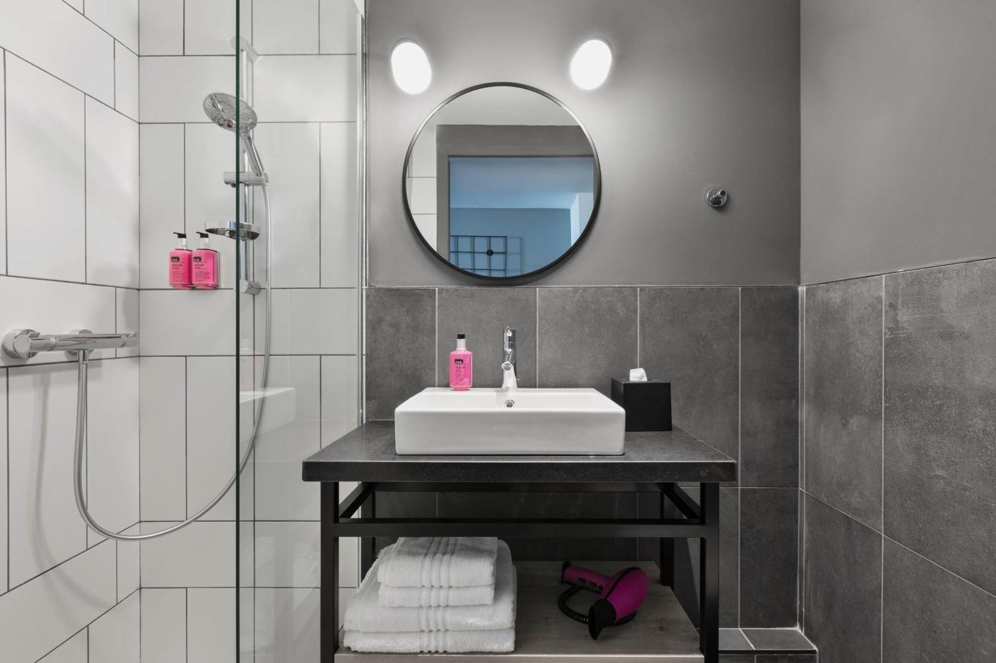 Moxy La Ciotat Hotel Екстериор снимка